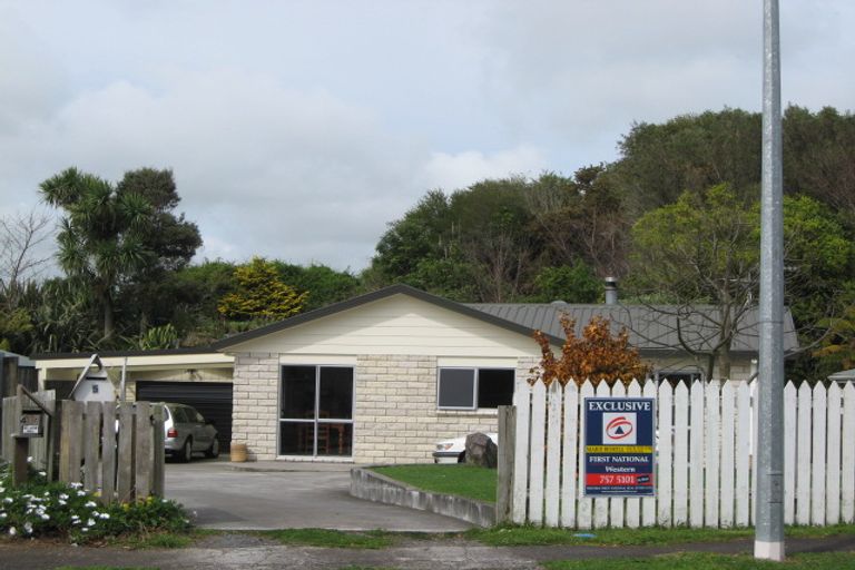 Photo of property in 3 Pukekohatu Street, Waitara, 4320