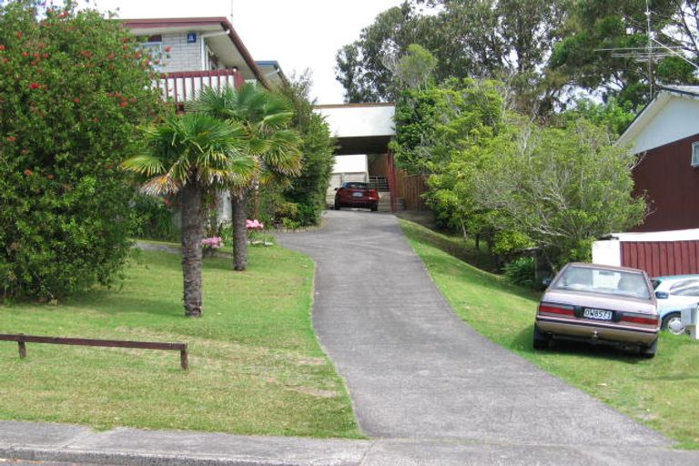 Photo of property in 1/10 Holt Avenue, Torbay, Auckland, 0630