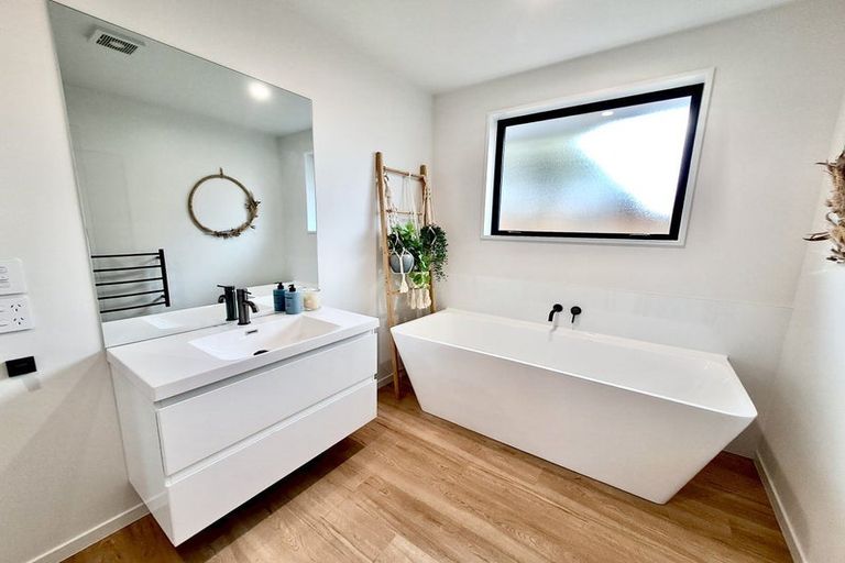 Photo of property in 6 Classic Lane, Rolleston, 7614