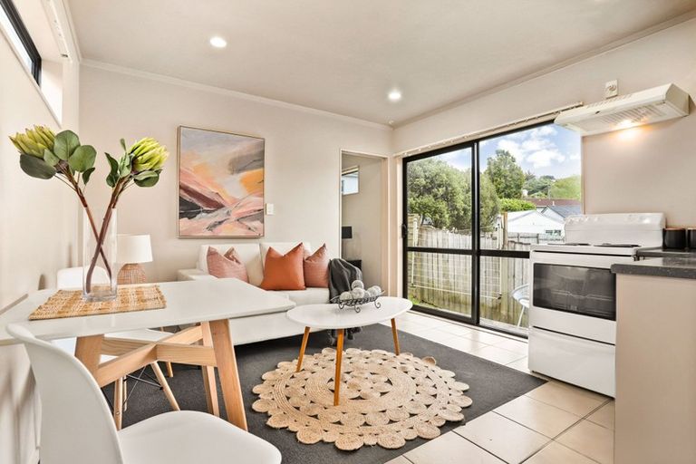 Photo of property in 20 Trias Road, Totara Vale, Auckland, 0629