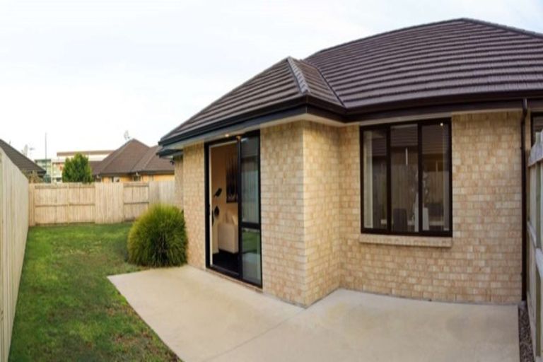 Photo of property in 37 Rainey Crescent, Papamoa Beach, Papamoa, 3118