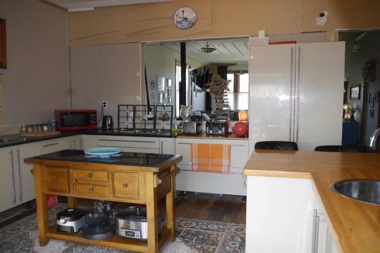 Photo of property in 10 Humber Street, Rongotea, 4476