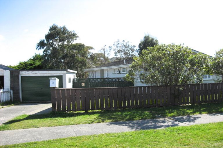 Photo of property in 4 Bunratty Grove, Wainuiomata, Lower Hutt, 5014