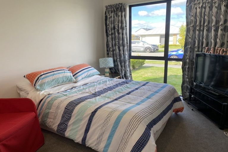 Photo of property in 8 Sholto Duncan Crescent, Halswell, Christchurch, 8025