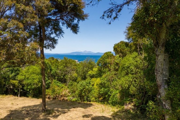 Photo of property in 21 Whakamoenga Point, Acacia Bay, Taupo, 3385