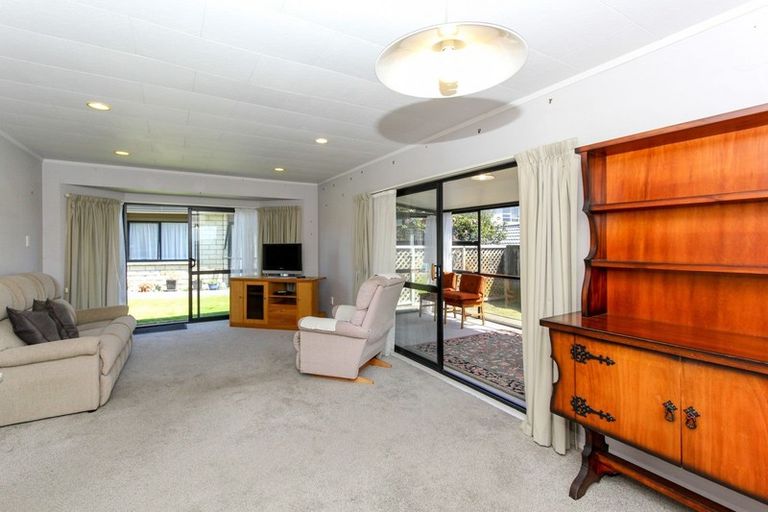 Photo of property in 245-247 Courtenay Street, Strandon, New Plymouth, 4312