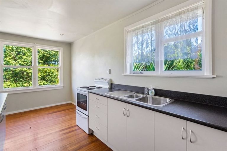 Photo of property in 37 Ogle Crescent, Te Kamo, Whangarei, 0112