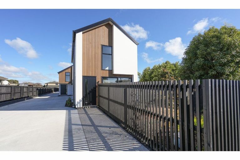 Photo of property in 4/63 Waltham Road, Sydenham, Christchurch, 8023