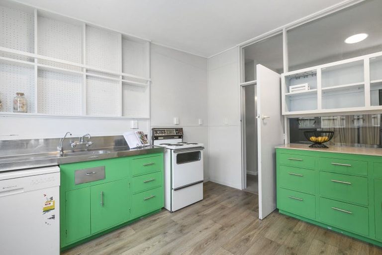 Photo of property in 4 Cliffs Road, Saint Clair, Dunedin, 9012