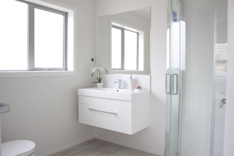 Photo of property in 27 Farnworth Terrace, Churton Park, Wellington, 6037