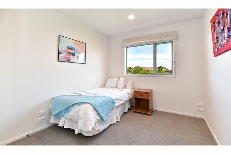 Photo of property in 8 Bayview Park Lane, Orewa, 0931