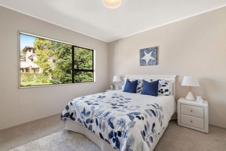 Photo of property in 1/2 Leith Way, Rothesay Bay, Auckland, 0630