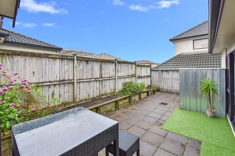 Photo of property in 23 Coachman Drive, Flat Bush, Auckland, 2016