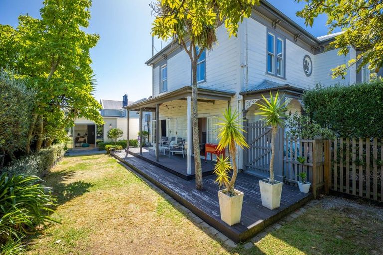 Photo of property in 359 Hardy Street, Nelson, 7010