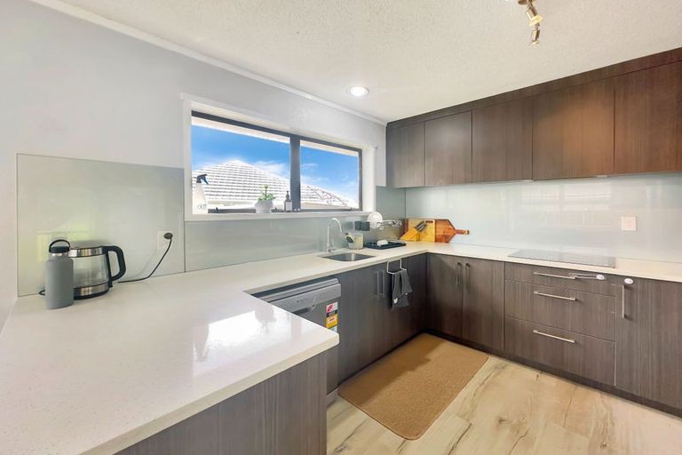 Photo of property in 2/39 Alfriston Road, Manurewa East, Auckland, 2102