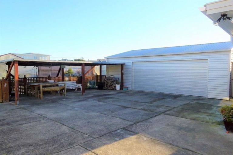 Photo of property in 98 Seabury Avenue, Foxton Beach, Foxton, 4815