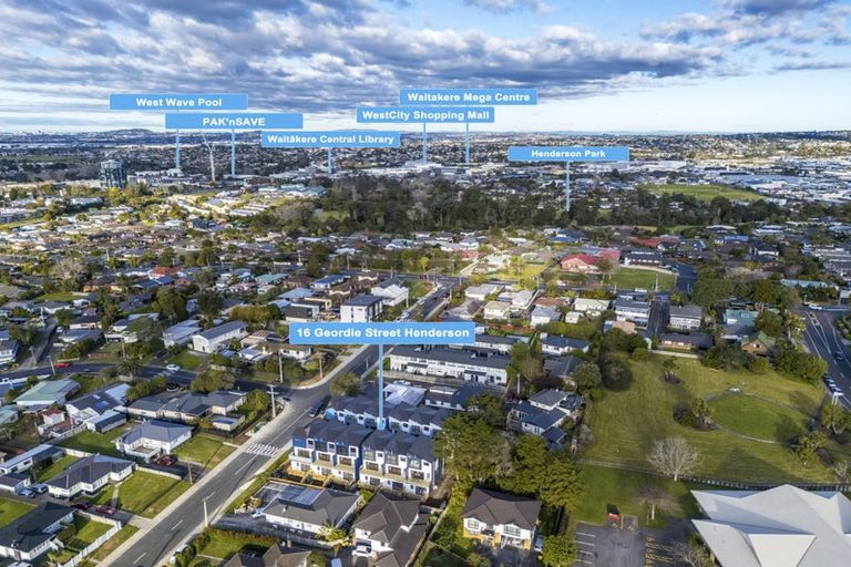 Photo of property in 14f Geordie Street, Henderson, Auckland, 0612