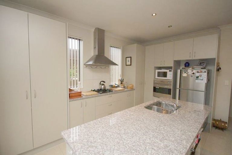 Photo of property in 220 Schnapper Rock Road, Schnapper Rock, Auckland, 0632