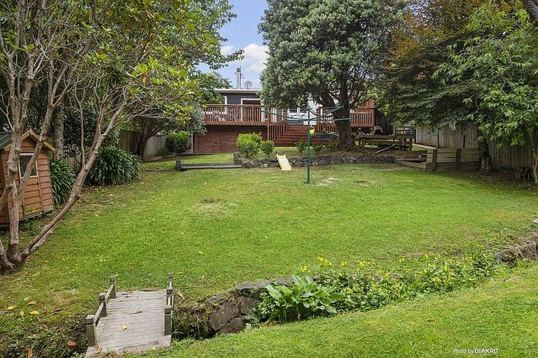 Photo of property in 6 Woodstock Terrace, Tawa, Wellington, 5028