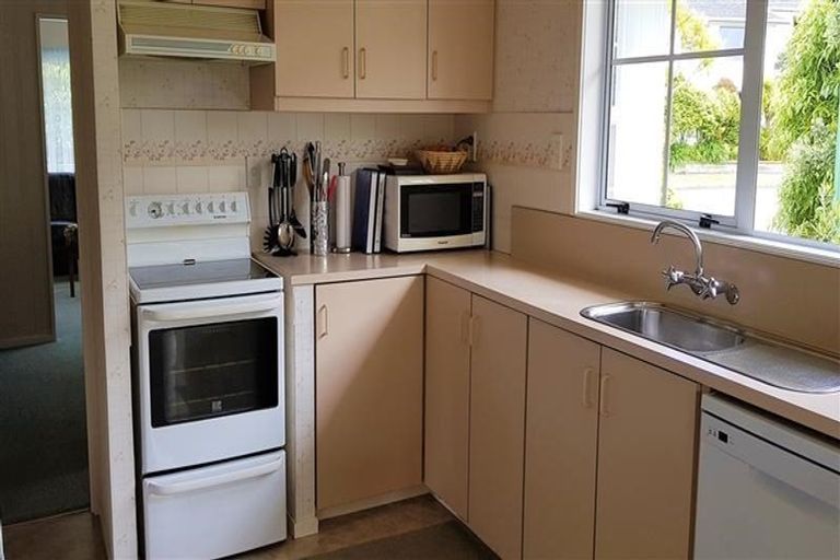 Photo of property in 22 Oriel Avenue, Tawa, Wellington, 5028