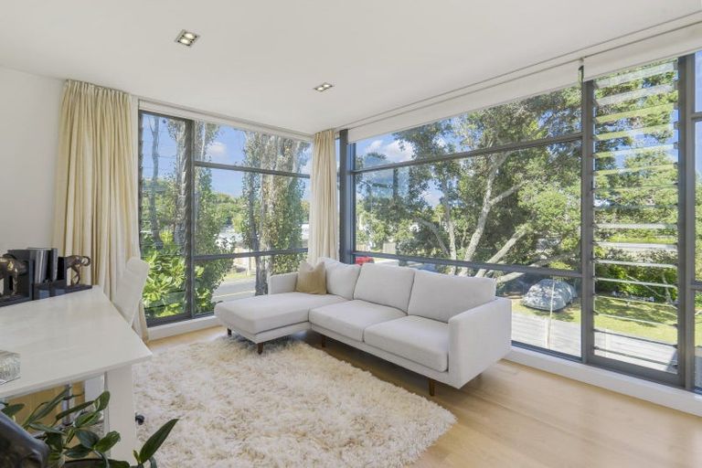 Photo of property in 37 Laurence Street, Manly, Whangaparaoa, 0930