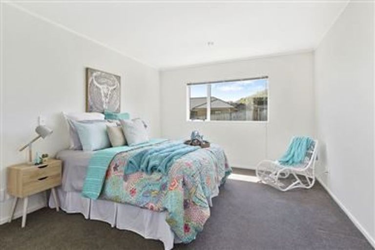 Photo of property in 14 Peel Lane, Aotea, Porirua, 5024