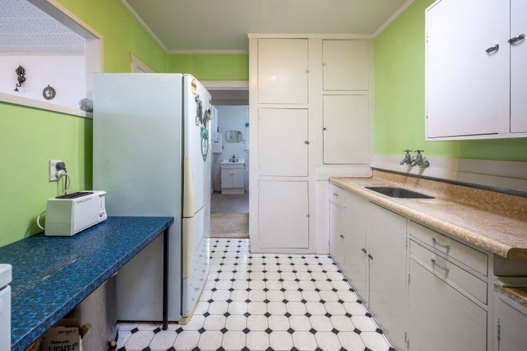 Photo of property in 16 Beach Parade, Oneroa, Waiheke Island, 1081