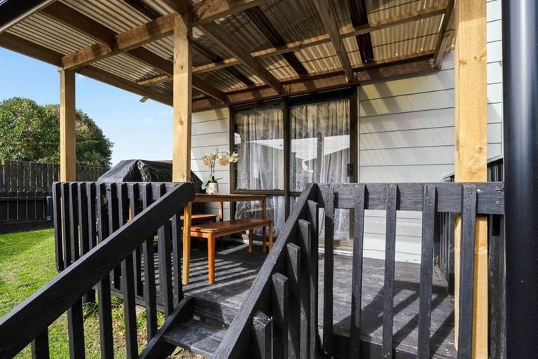 Photo of property in 1/11 Blackgate Place, Weymouth, Auckland, 2103