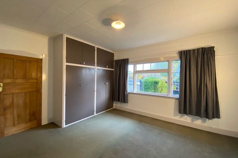 Photo of property in 102 Hawford Road, Opawa, Christchurch, 8023