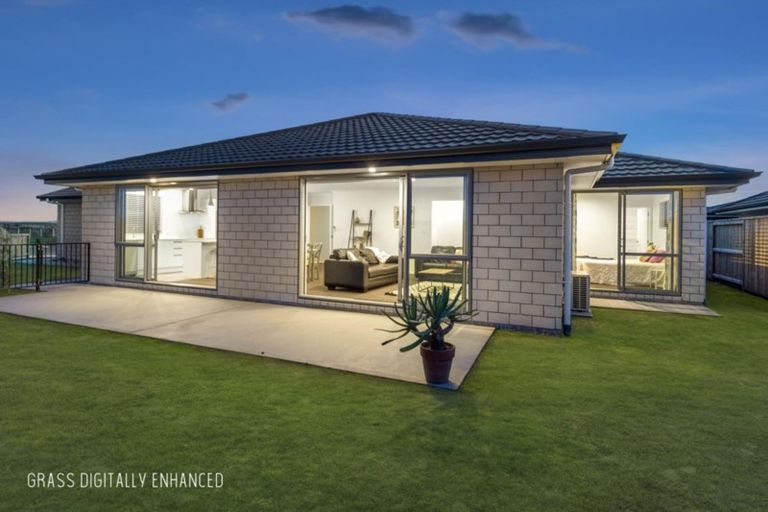 Photo of property in 17 Monaro Place, Papamoa, 3118