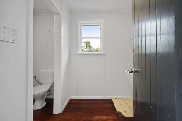 Photo of property in 28 Northfield Road, Waitakere, Auckland, 0816