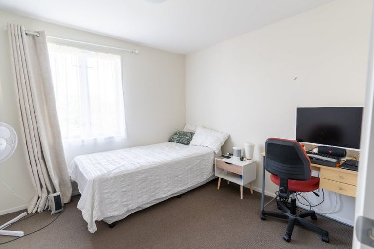 Photo of property in 11 Stitchbird Crescent, Papakura, 2110