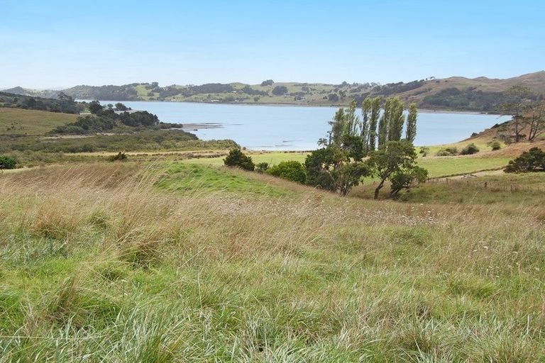 Photo of property in 135 Phillips Road, Kaiwaka, 0573