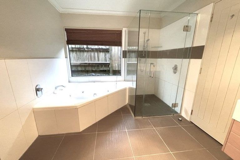 Photo of property in 17 Kopu Drive, Pyes Pa, Tauranga, 3112