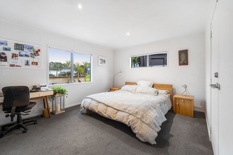 Photo of property in 120 Tiriwa Drive, Massey, Auckland, 0614