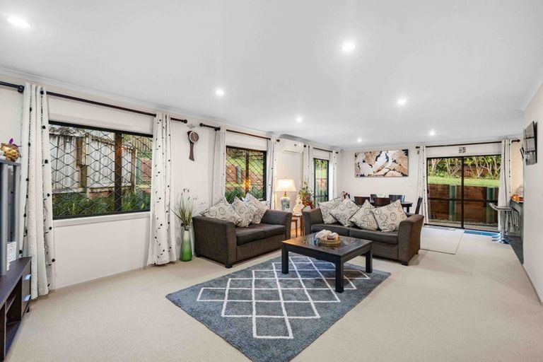 Photo of property in 22a Marvon Downs Avenue, Pakuranga Heights, Auckland, 2010