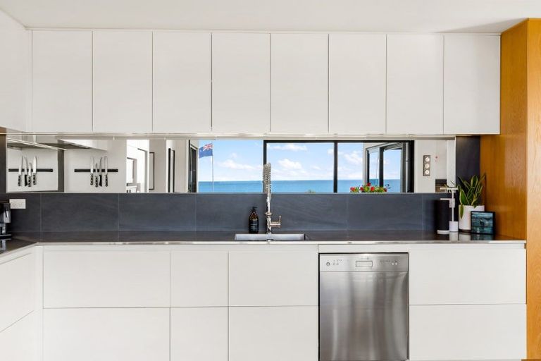 Photo of property in 10 Mer Place, Bay View, Napier, 4104