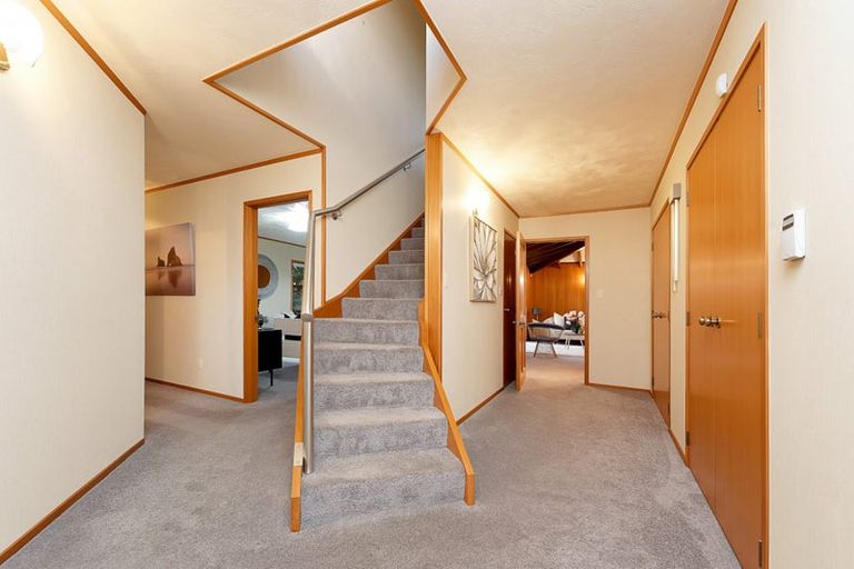 Photo of property in 65 Rhinevale Close, Henderson, Auckland, 0612
