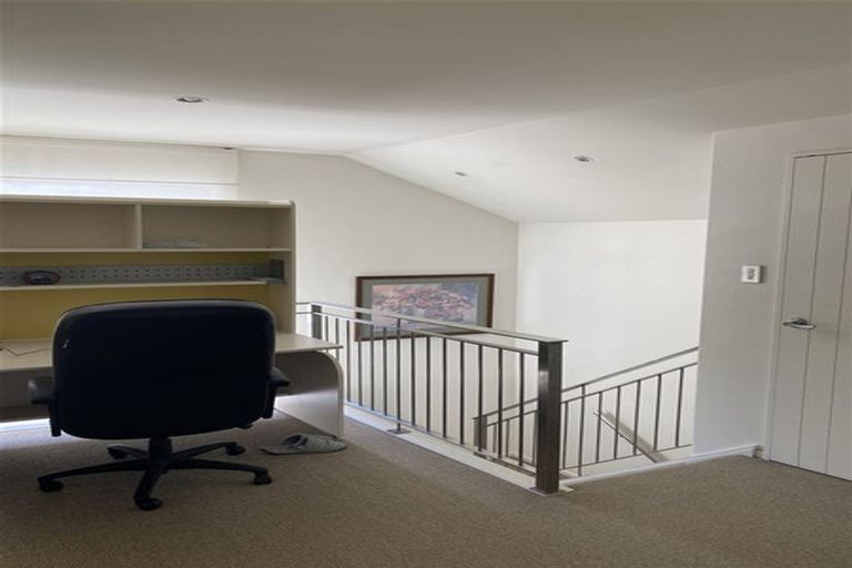 Photo of property in 207a Memorial Avenue, Burnside, Christchurch, 8053