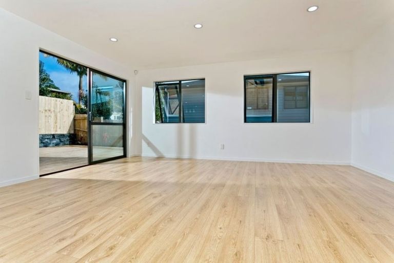 Photo of property in 62a Verran Road, Birkdale, Auckland, 0626