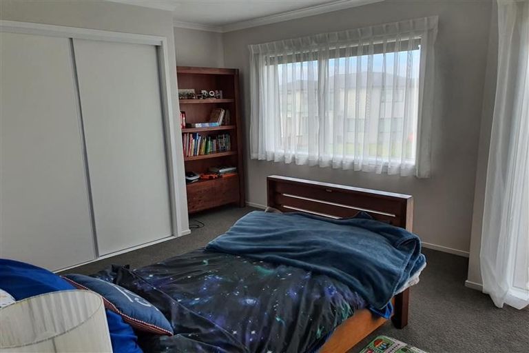 Photo of property in 2b Makura Road, Long Bay, Auckland, 0630