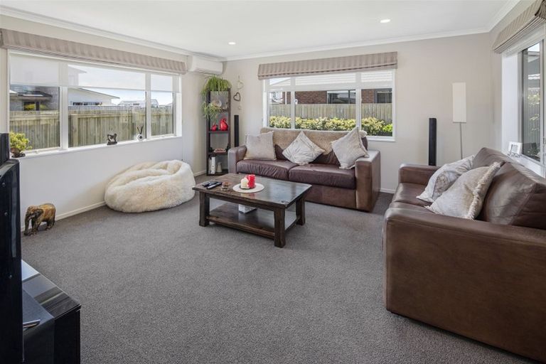 Photo of property in 5 Saint Vincent Terrace, Grenada Village, Wellington, 6037