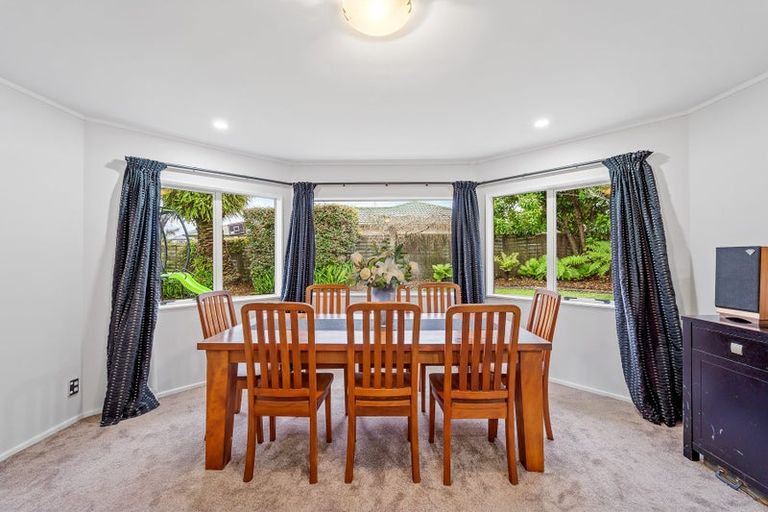Photo of property in 27 Ponderosa Drive, Oteha, Auckland, 0632