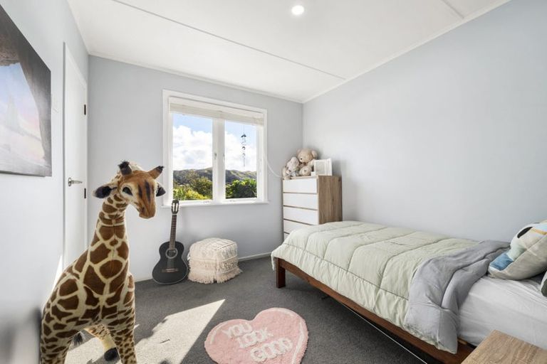 Photo of property in 23 Beazley Avenue, Paparangi, Wellington, 6037
