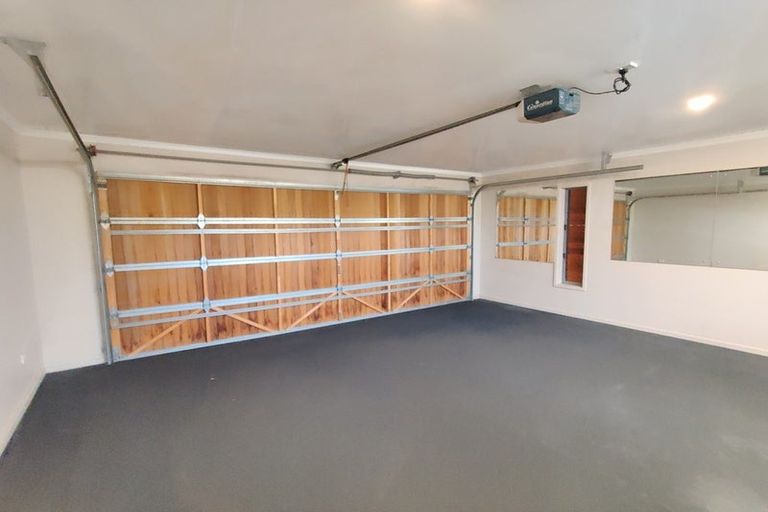 Photo of property in 41 Sorrel Crescent, Bucklands Beach, Auckland, 2012