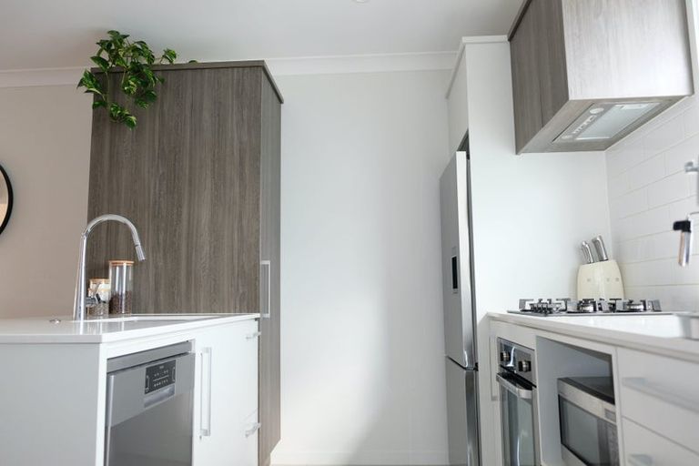 Photo of property in 16 Whimbrel Road, Flat Bush, Auckland, 2019