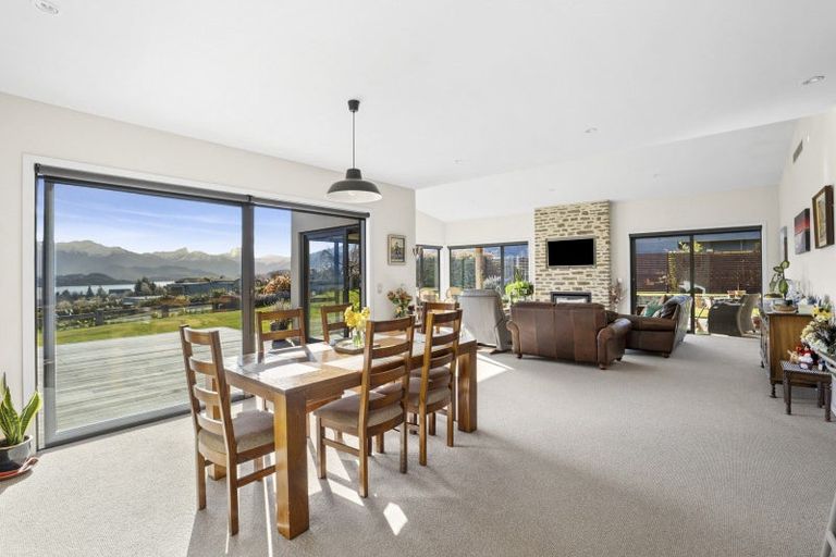 Photo of property in 21 Valley Crescent, Wanaka, 9305