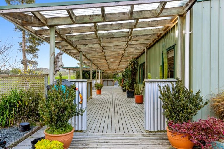 Photo of property in 979 Kaipara Flats Road, Kaipara Flats, Warkworth, 0984