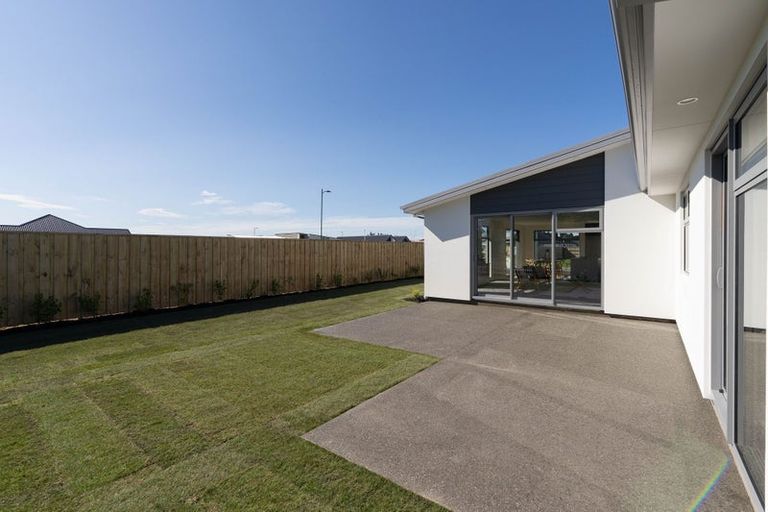 Photo of property in 39 Hanmer Crescent, Rangiora, 7400