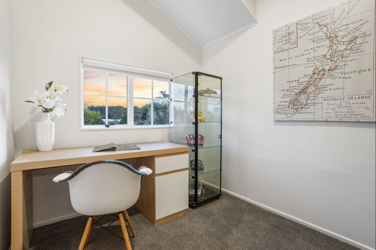 Photo of property in 5 Pohutukawa Road, Whenuapai, Auckland, 0618